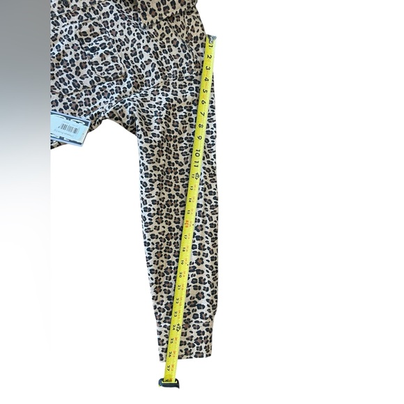 Casual Country Women's Western Cheetah Print Button Up Oversized Flannel NWT - Picture 9 of 12